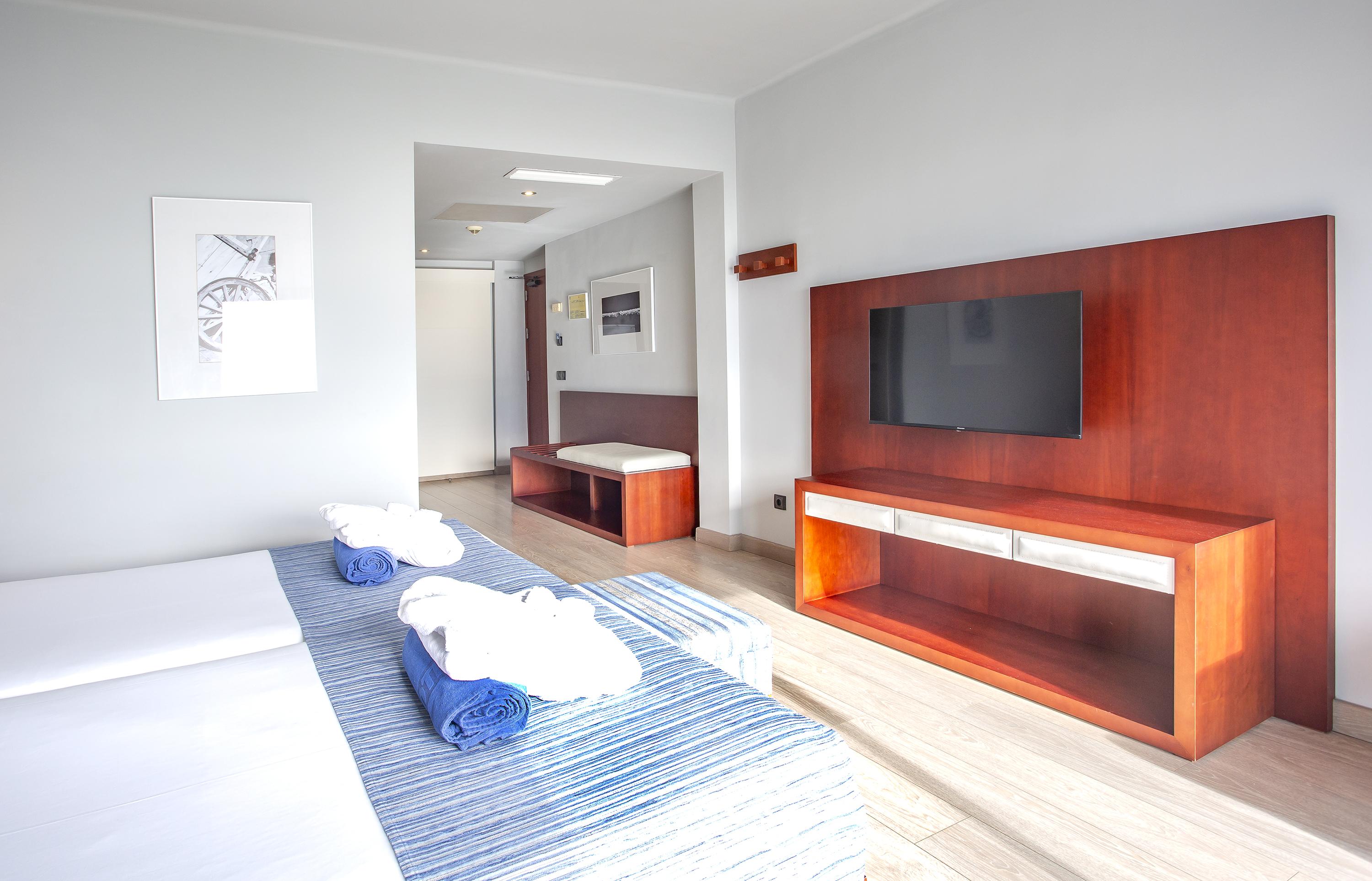 Marins Suites - Adults Only Hotel กาลามิยอร์ ภายนอก รูปภาพ